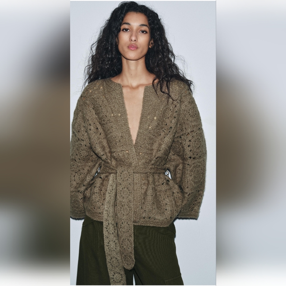 🛑SOLD🛑 ZARA LIGHT KHAKI CARDIGAN WITH BELT 💚💚💚